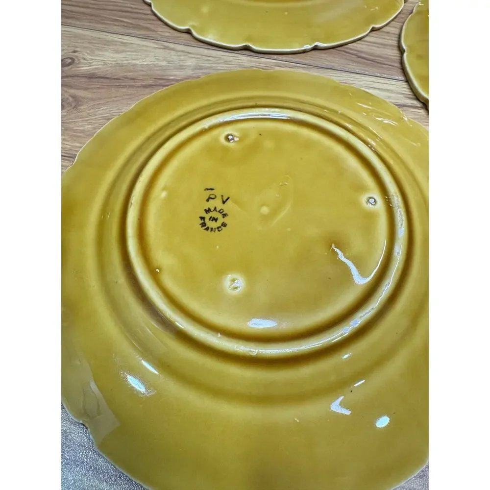 VTG PV France Majolica Green Grape Leaf Scalloped Plates 7-5/8